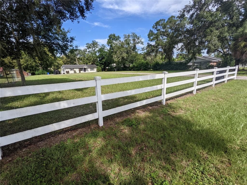 18810 WALKER ROAD LUTZ, FL 33549