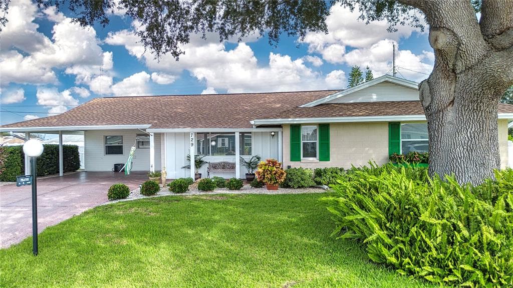 729 TORREY PINES AVENUE SUN CITY CENTER, FL 33573