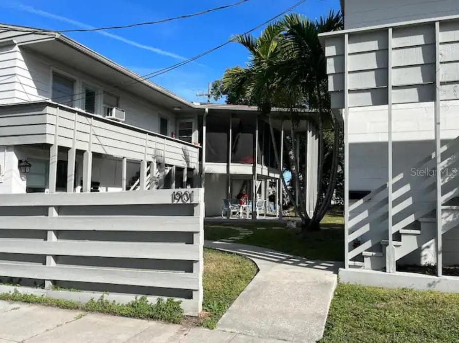 1901 HYDE PARK ST UNIT G SARASOTA, FL 34239