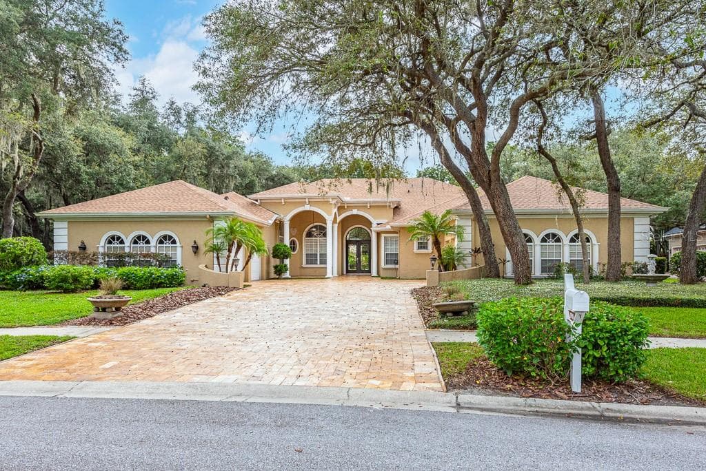 17914 BURNT OAK LANE LITHIA, FL 33547