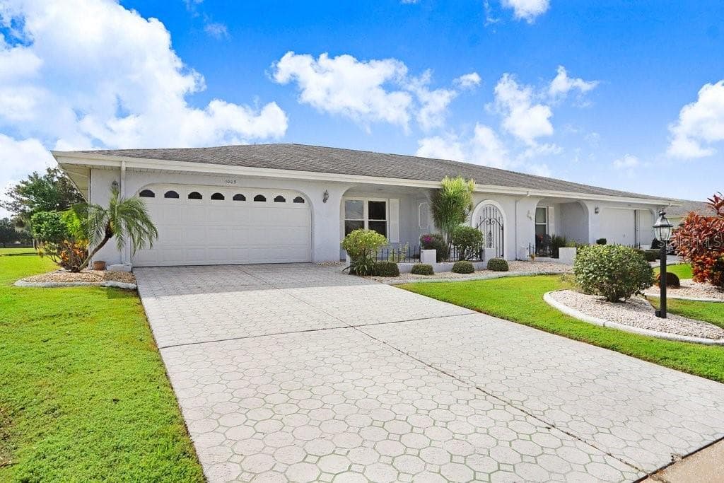 1005 BLUEWATER DRIVE SUN CITY CENTER, FL 33573