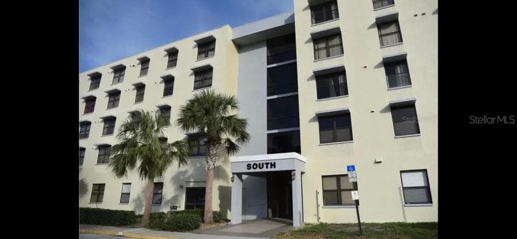 701 S MADISON AVENUE UNIT 220 CLEARWATER, FL 33756