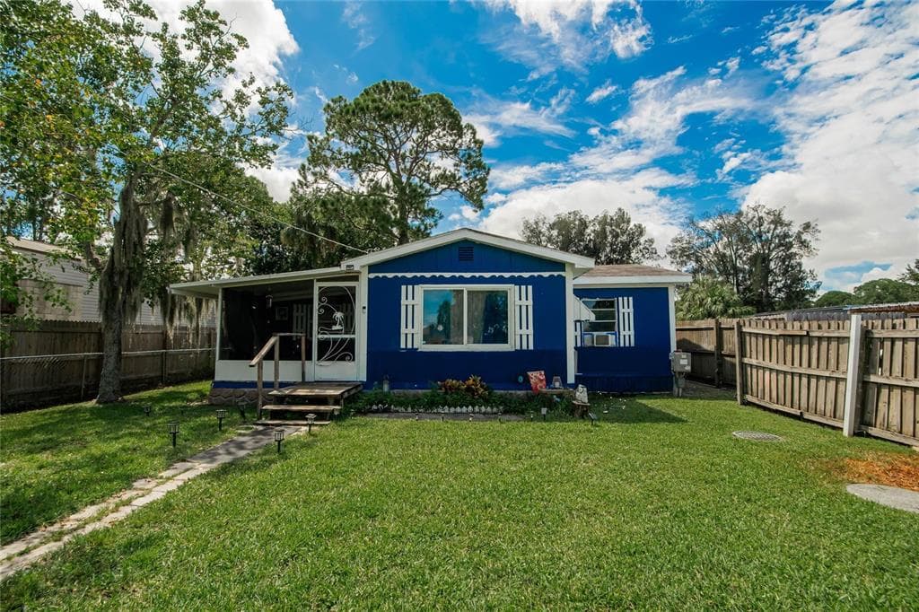 404 W SHELL POINT ROAD RUSKIN, FL 33570