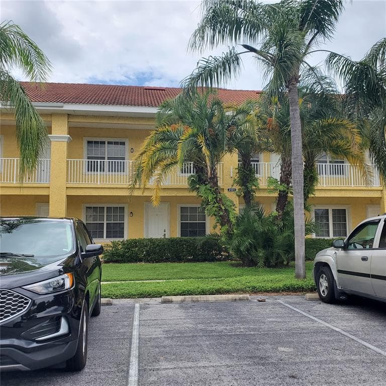 21011 PICASSO COURT UNIT 104 LAND O LAKES, FL 34637