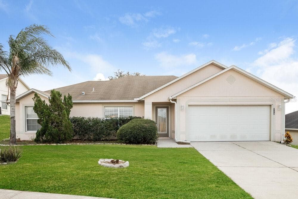 713 GENTLE BREEZE DRIVE MINNEOLA, FL 34715