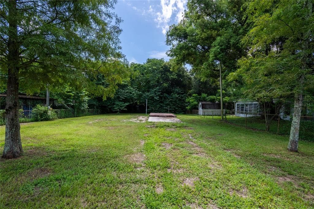 5319 HILLSBOROUGH CIRCLE TAMPA, FL 33610