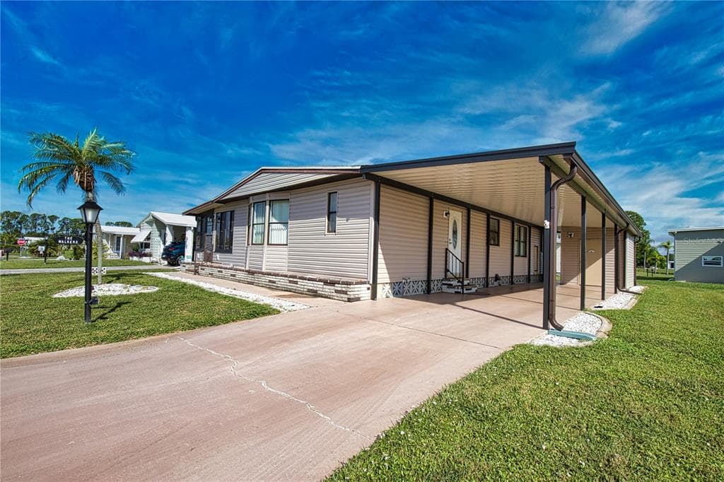 305 LAS MARIA NORTH PORT, FL 34287