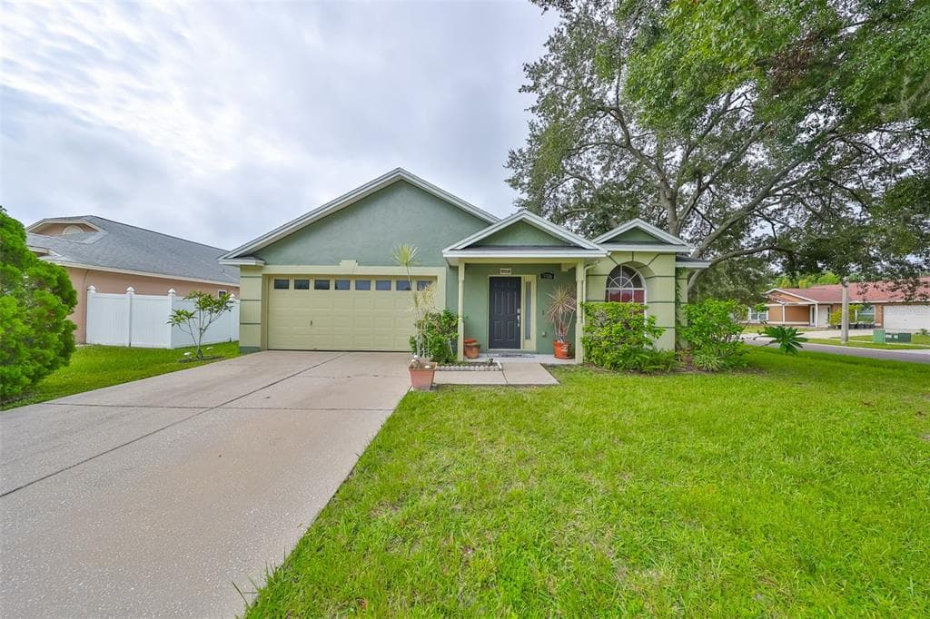 5916 BUTTON QUAIL COURT TAMPA, FL 33624