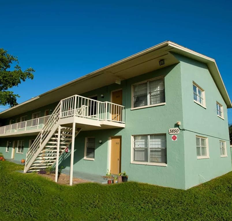 3890 GREENWAY DRIVE