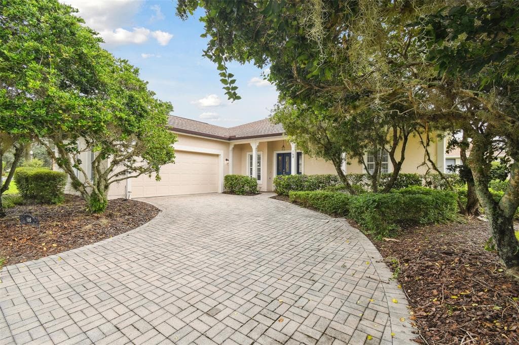 168 LARGO DRIVE KISSIMMEE, FL 34759