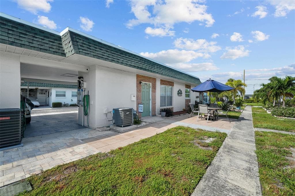 7754 39TH AVENUE N UNIT 5 ST PETERSBURG, FL 33709