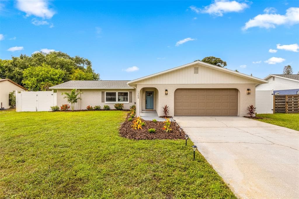1364 GEORGETOWNE CIRCLE SARASOTA, FL 34232
