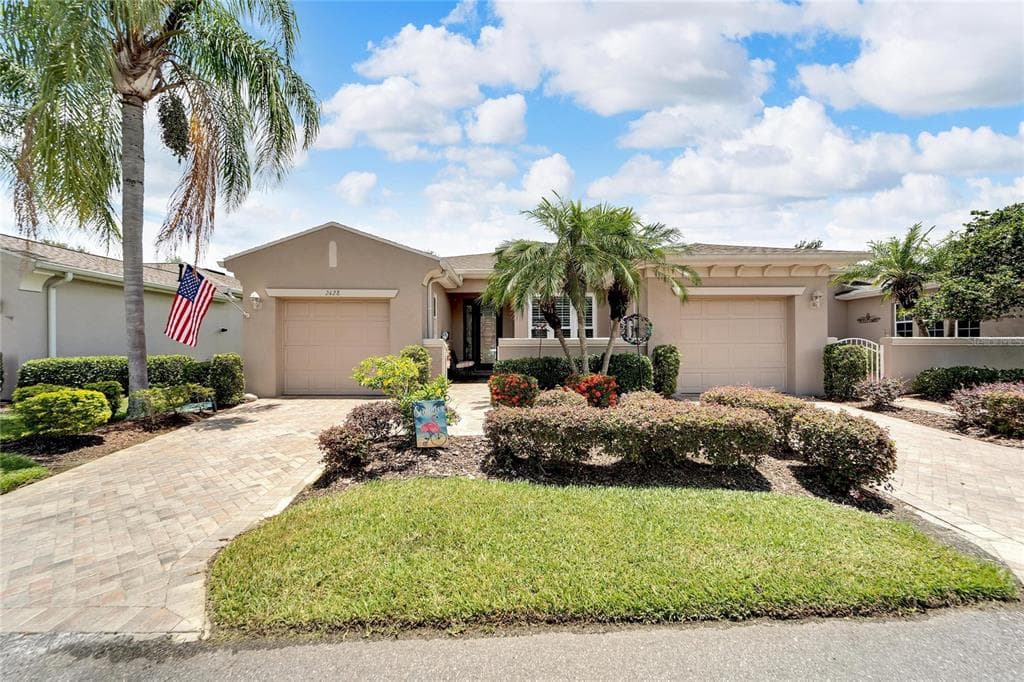 2428 KENSINGTON GREENS DRIVE UNIT 13 SUN CITY CENTER, FL 33573