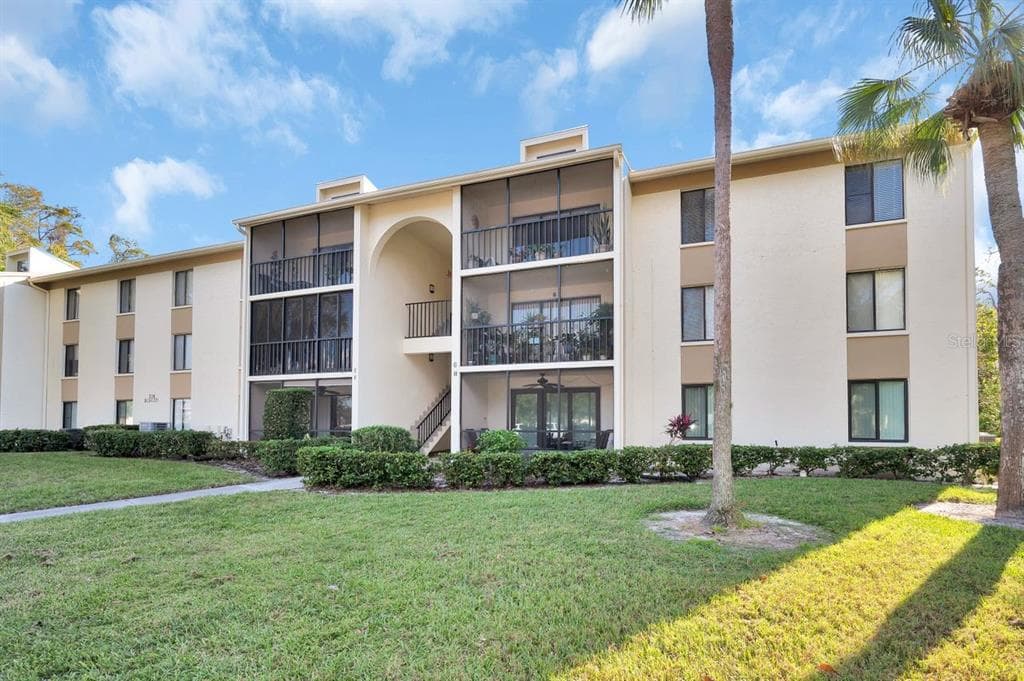 3134 LAKE PINE WAY UNIT H3 TARPON SPRINGS, FL 34688