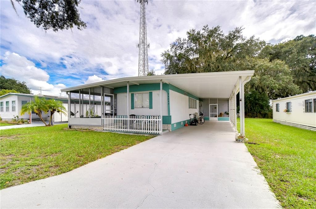 34840 CARL AVENUE ZEPHYRHILLS, FL 33541