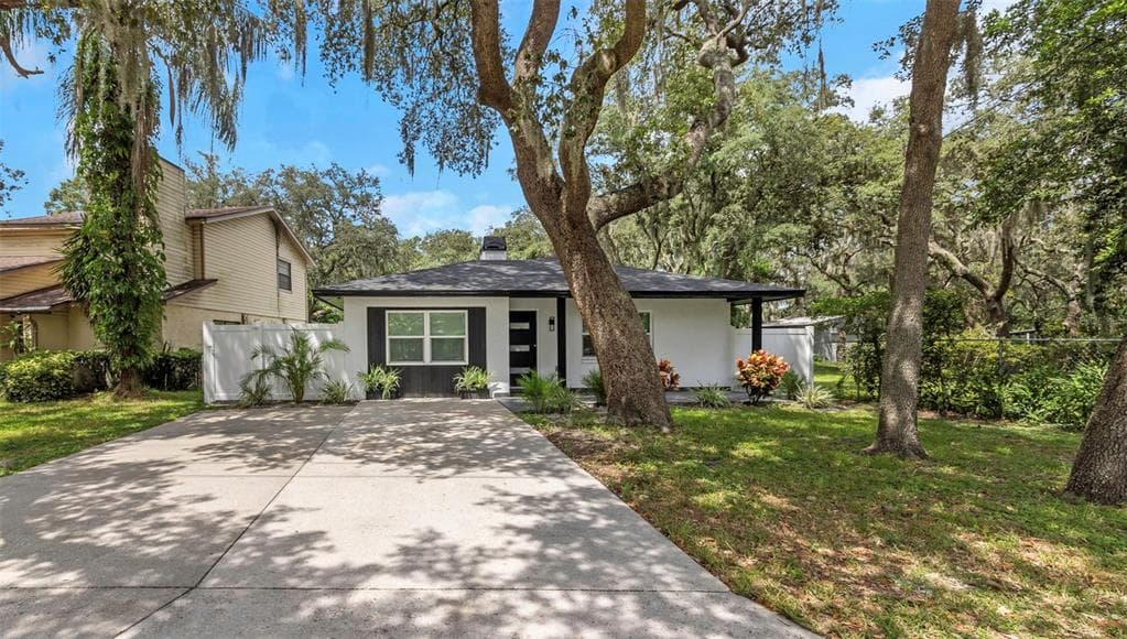 2221 S VILLAGE AVENUE TAMPA, FL 33612