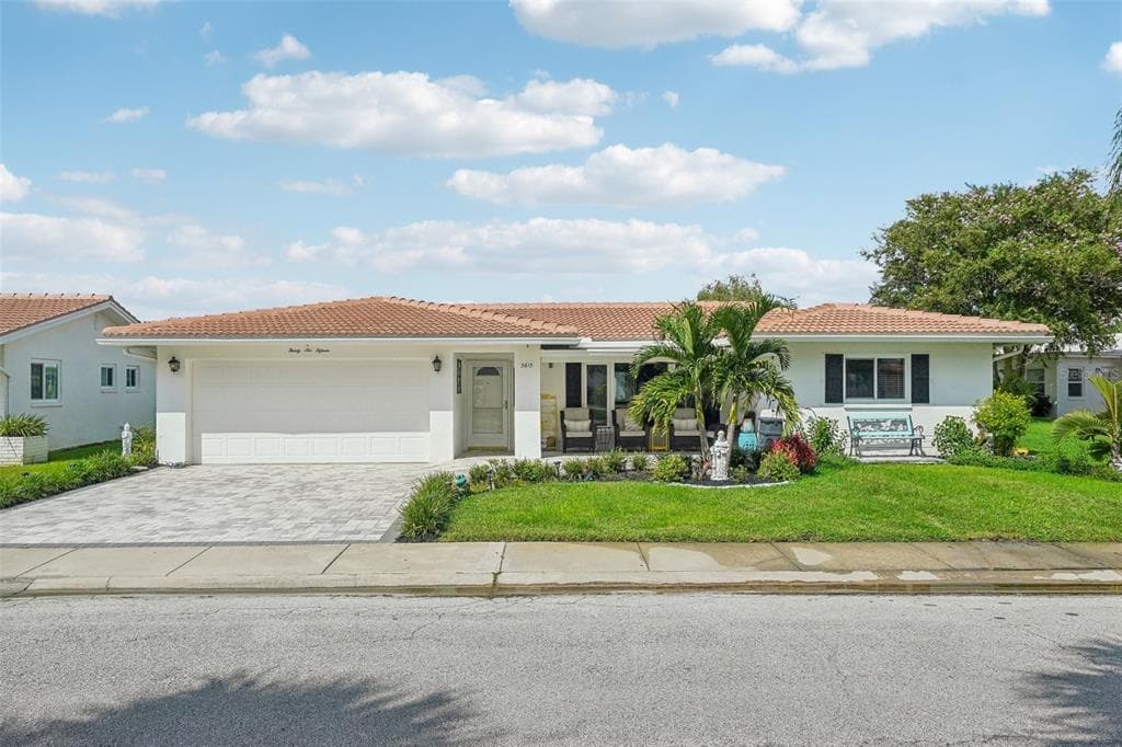 3615 MAINLANDS BLVD N UNIT 4 PINELLAS PARK, FL 33782