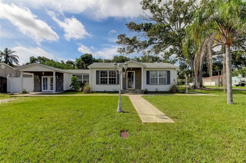 2122 52ND AVENUE N ST PETERSBURG, FL 33714