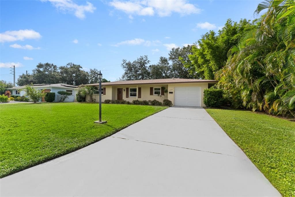 3884 MELGERT LANE SARASOTA, FL 34235
