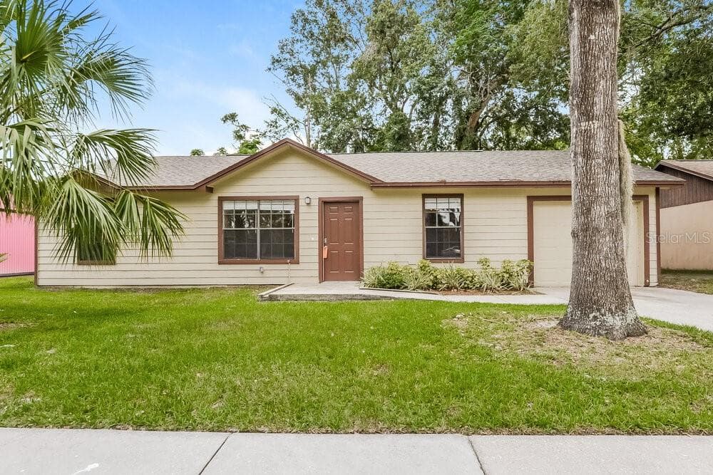 215 SAN LANTA CIRCLE SANFORD, FL 32771