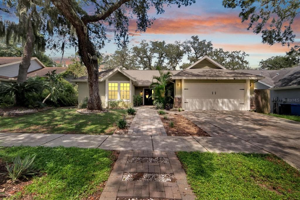 2404 KENWICK DRIVE