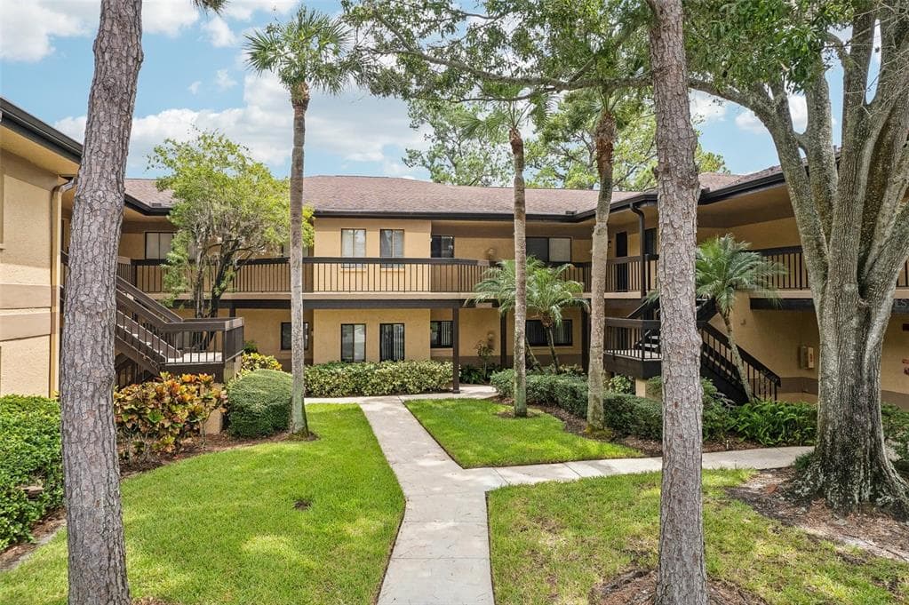 2687 SABAL SPRINGS CIRCLE UNIT 202 CLEARWATER, FL 33761