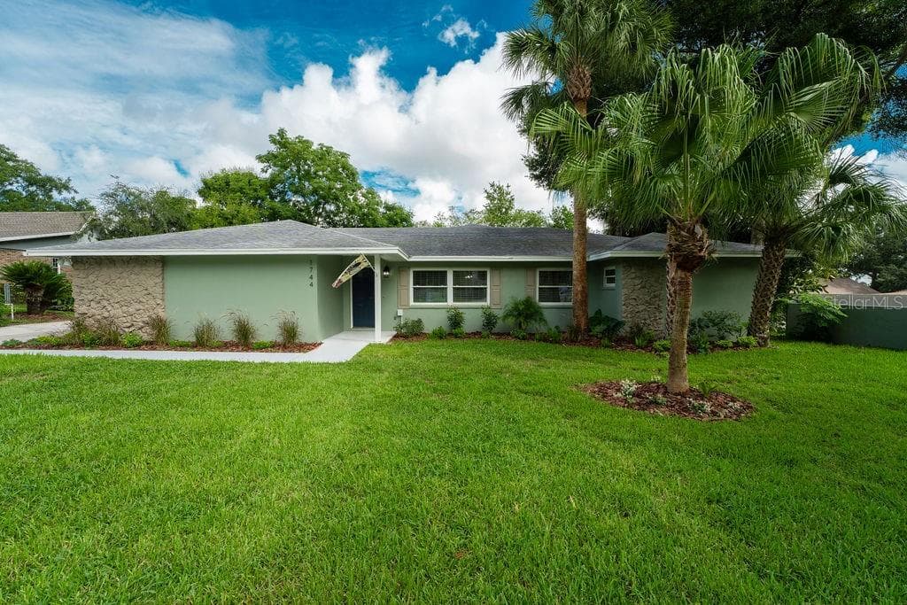 1744 ROSSHIRE COURT LAKELAND, FL 33813