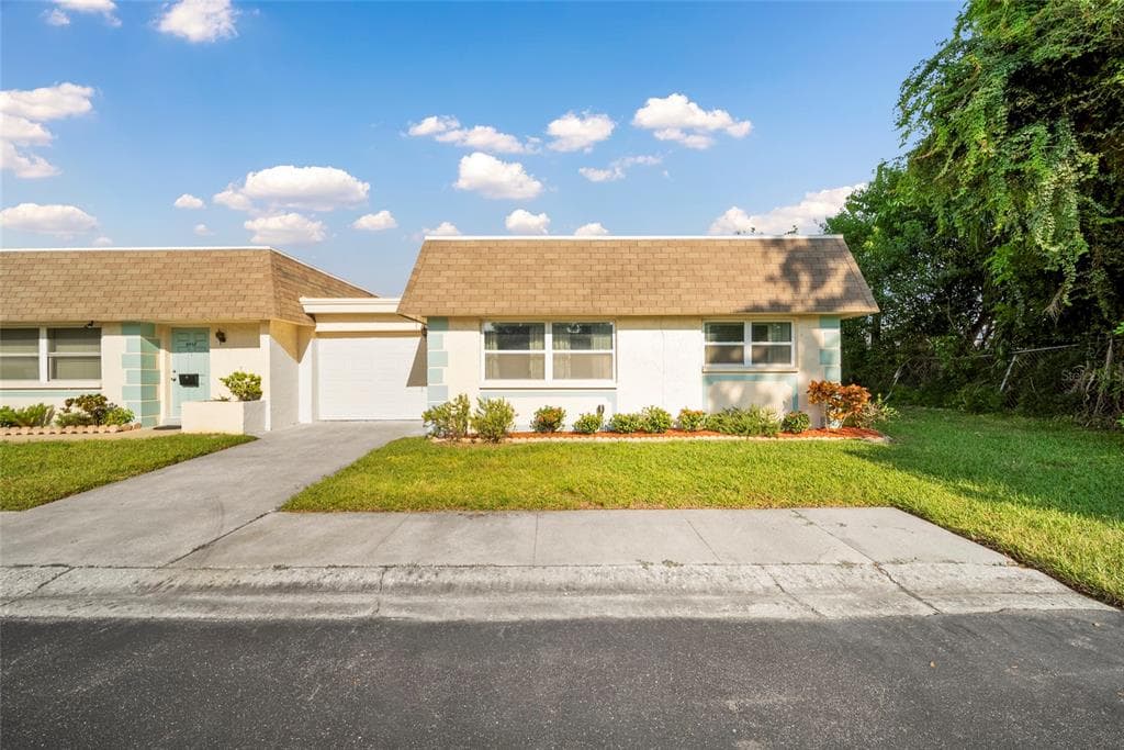 8447 DEAUVILLE N PINELLAS PARK, FL 33781