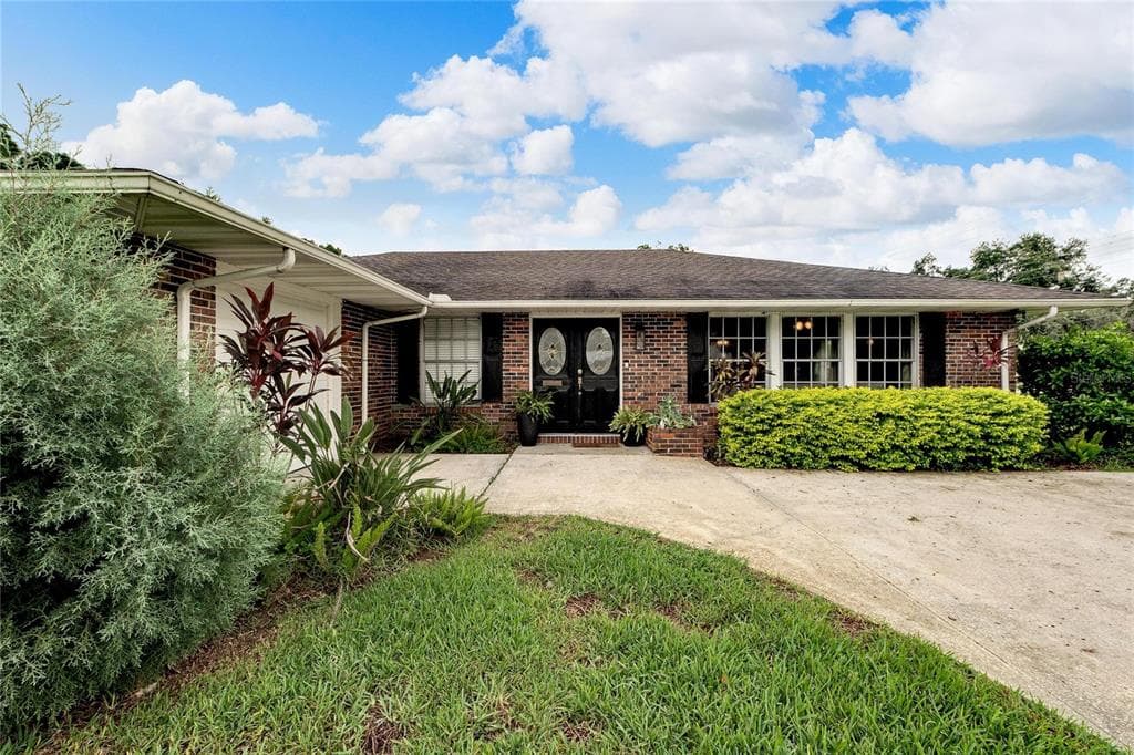 802 W PINEDALE DR PLANT CITY, FL 33563