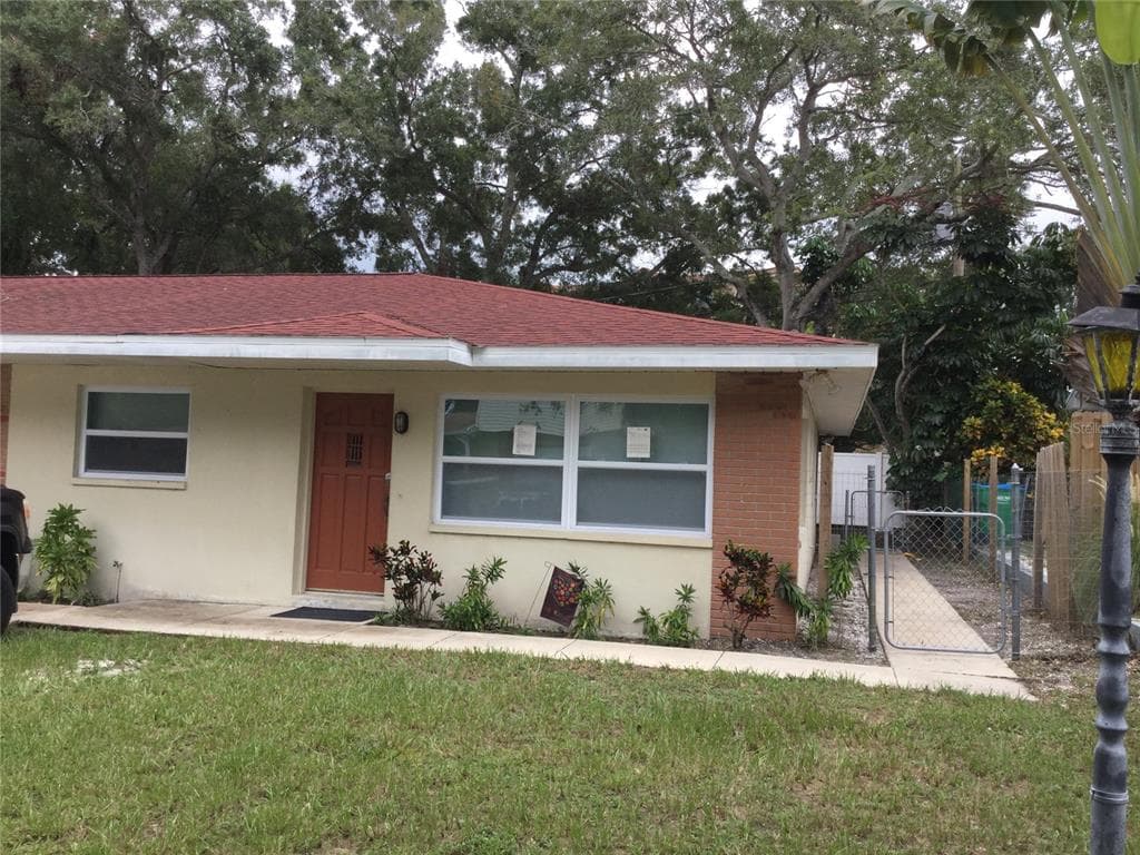 10570 DIXON DRIVE SEMINOLE, FL 33772