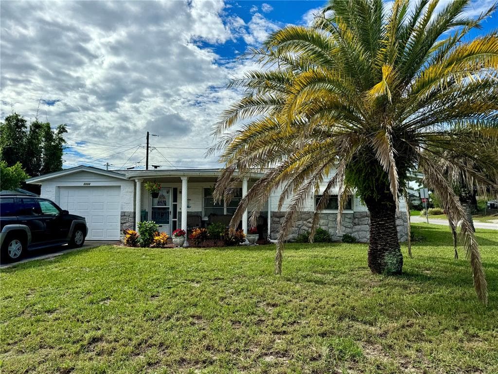 5004 GENESIS AVENUE HOLIDAY, FL 34690