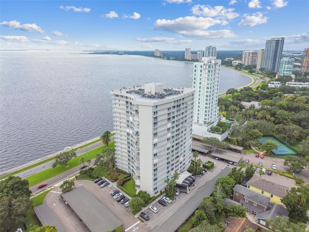 2611 BAYSHORE BOULEVARD UNIT 1606 TAMPA, FL 33629