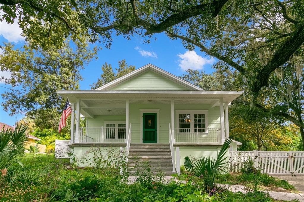 3418 RIVERVIEW DRIVE TAMPA, FL 33604