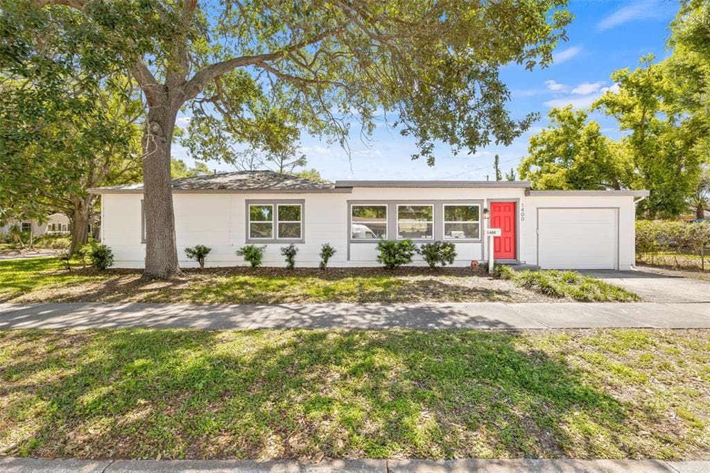 1400 32ND AVENUE N ST PETERSBURG, FL 33704