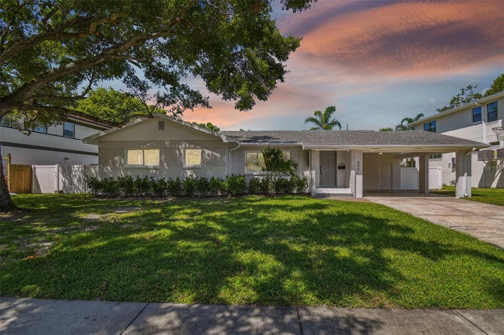 492 W DAVIS BOULEVARD TAMPA, FL 33606