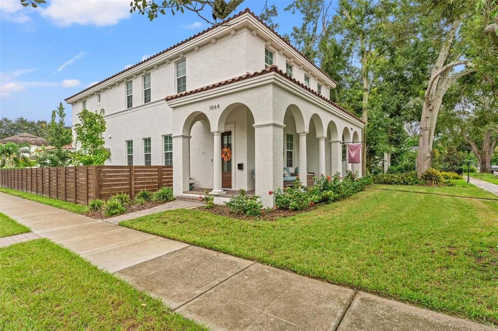 1064 11TH AVENUE N ST PETERSBURG, FL 33705