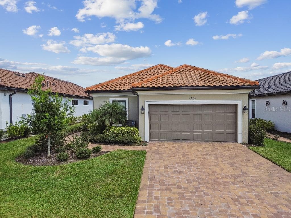 4210 MONTEGRAPPA WAY WESLEY CHAPEL, FL 33543