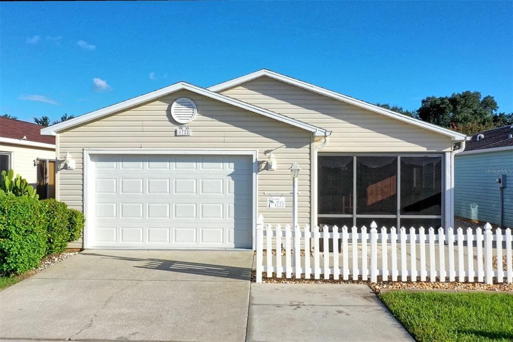 1722 SONORA STREET LADY LAKE, FL 32159