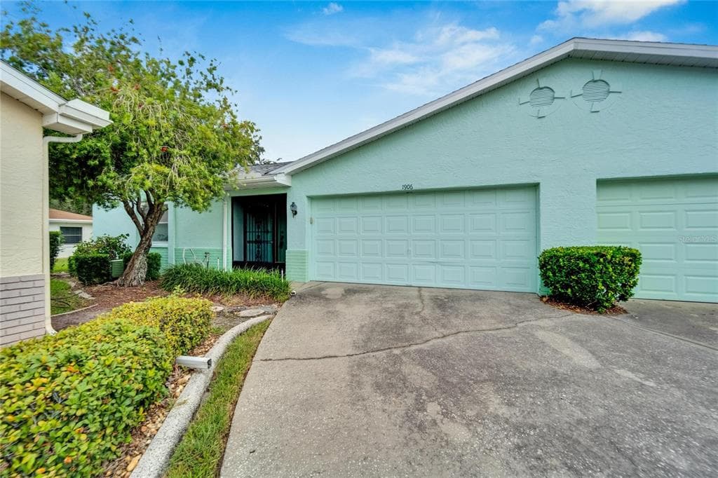 1906 BOSKY COURT SUN CITY CENTER, FL 33573