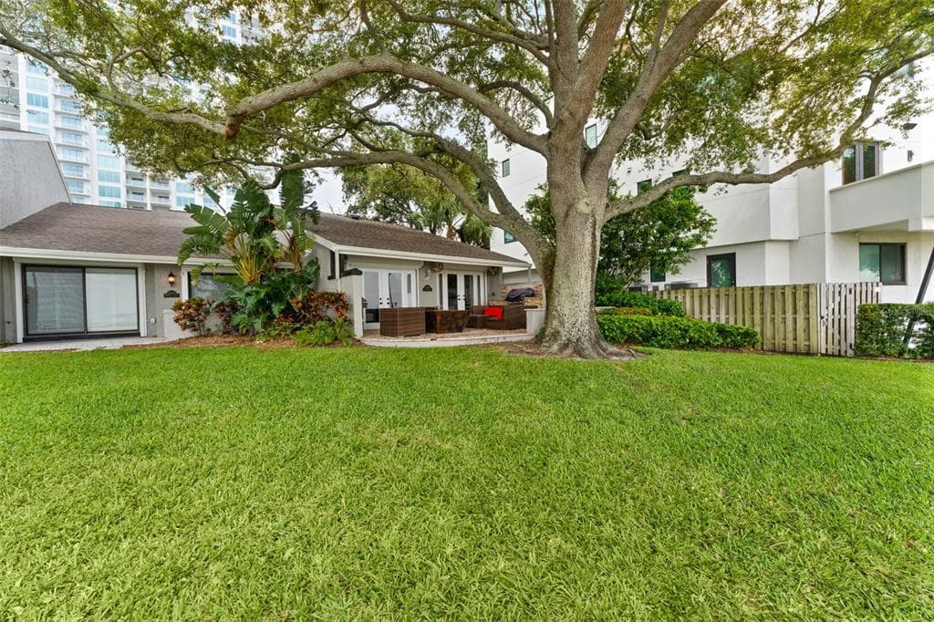 2807 BAYSHORE BOULEVARD TAMPA, FL 33629