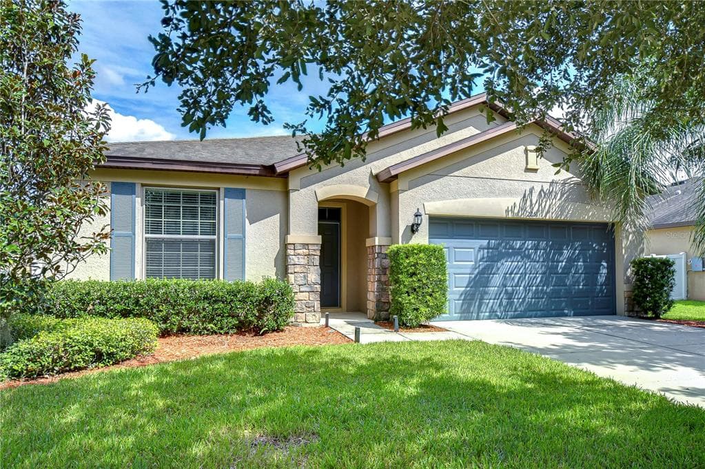 2251 LANDSIDE DRIVE VALRICO, FL 33594