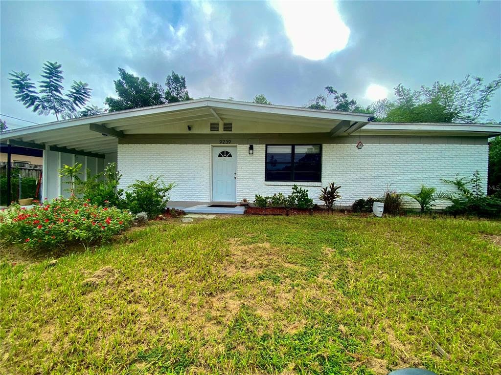 9239 N 52ND STREET TAMPA, FL 33617