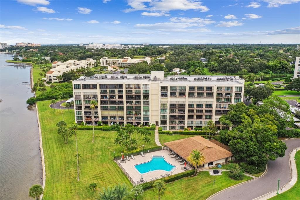 100 OAKMONT LANE UNIT 106 BELLEAIR, FL 33756
