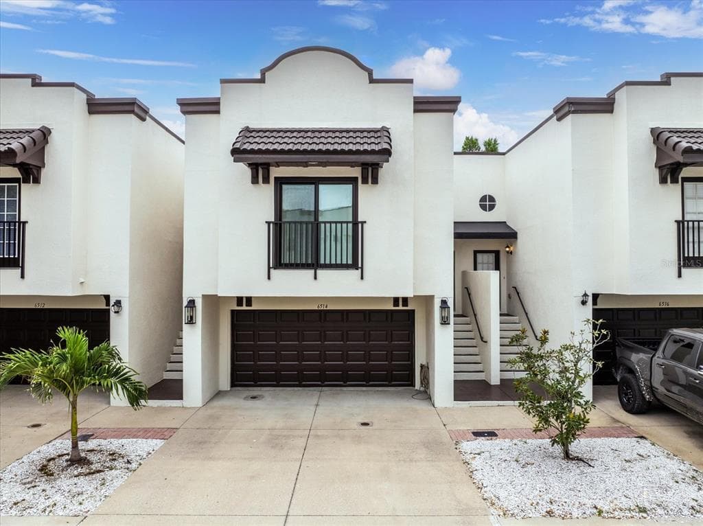 6514 BISCAYNE SHORE LANE TAMPA, FL 33611