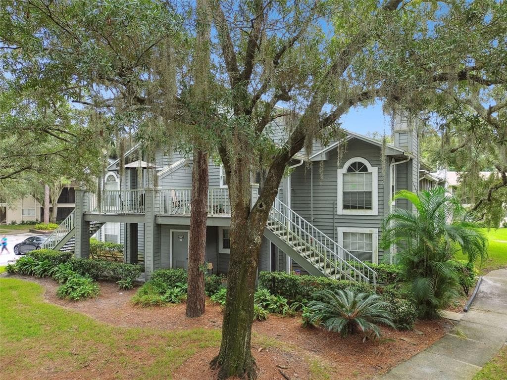 6011 LAKETREE LANE UNIT G TEMPLE TERRACE, FL 33617