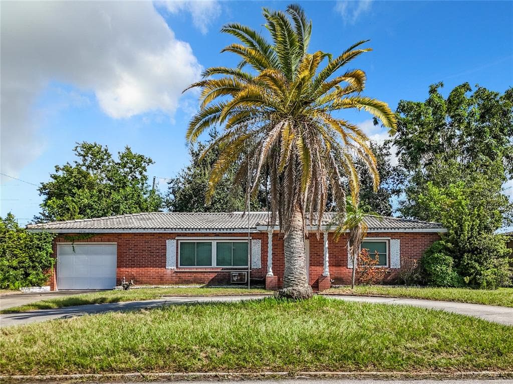 5934 51ST AVENUE N KENNETH CITY, FL 33709