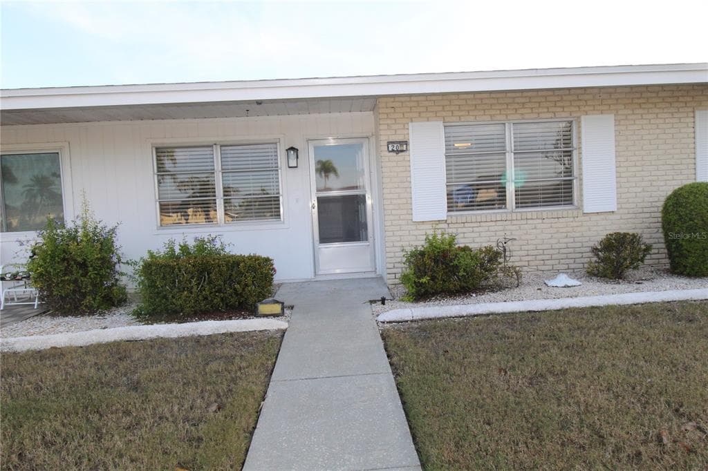 204 S PEBBLE BEACH BOULEVARD SUN CITY CENTER, FL 33573