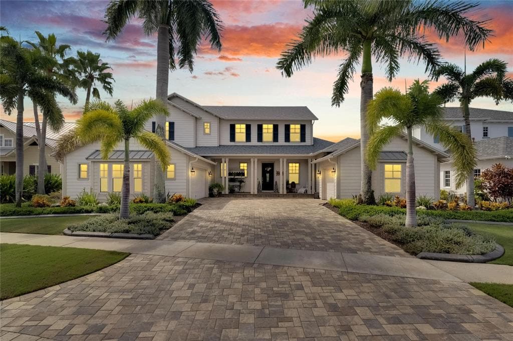 718 ISLEBAY DRIVE APOLLO BEACH, FL 33572
