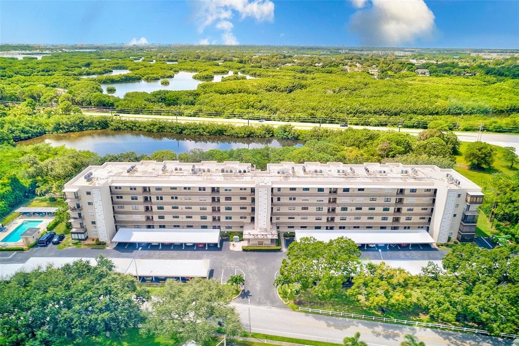 8198 TERRACE GARDEN DRIVE N UNIT 403 ST PETERSBURG, FL 33709