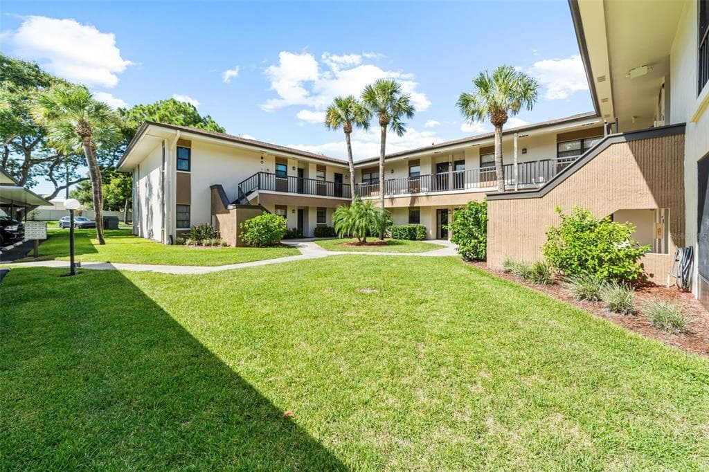 2700 NEBRASKA AVENUE UNIT 4-103 PALM HARBOR, FL 34684